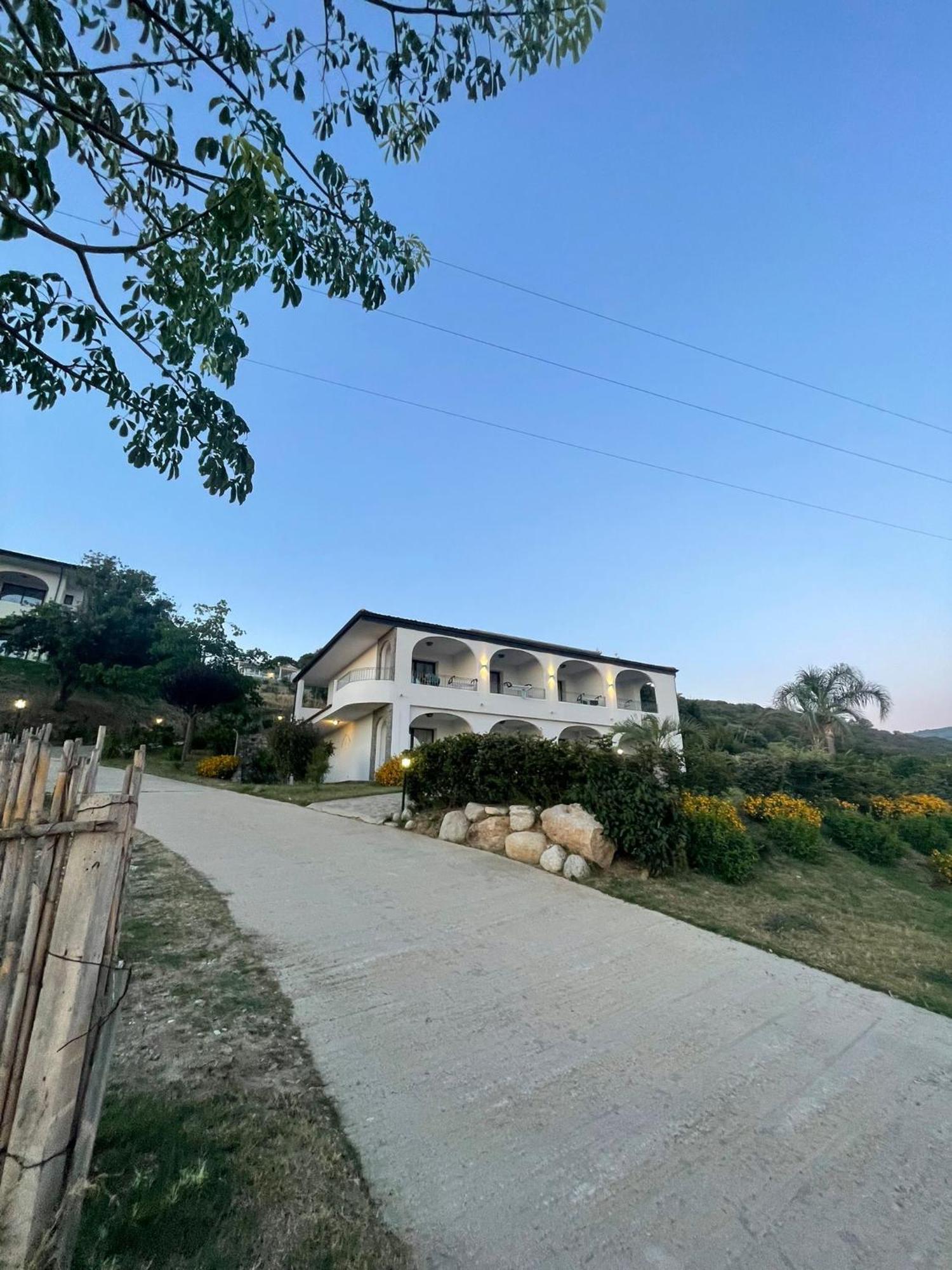 Luzia Agriresort 4*