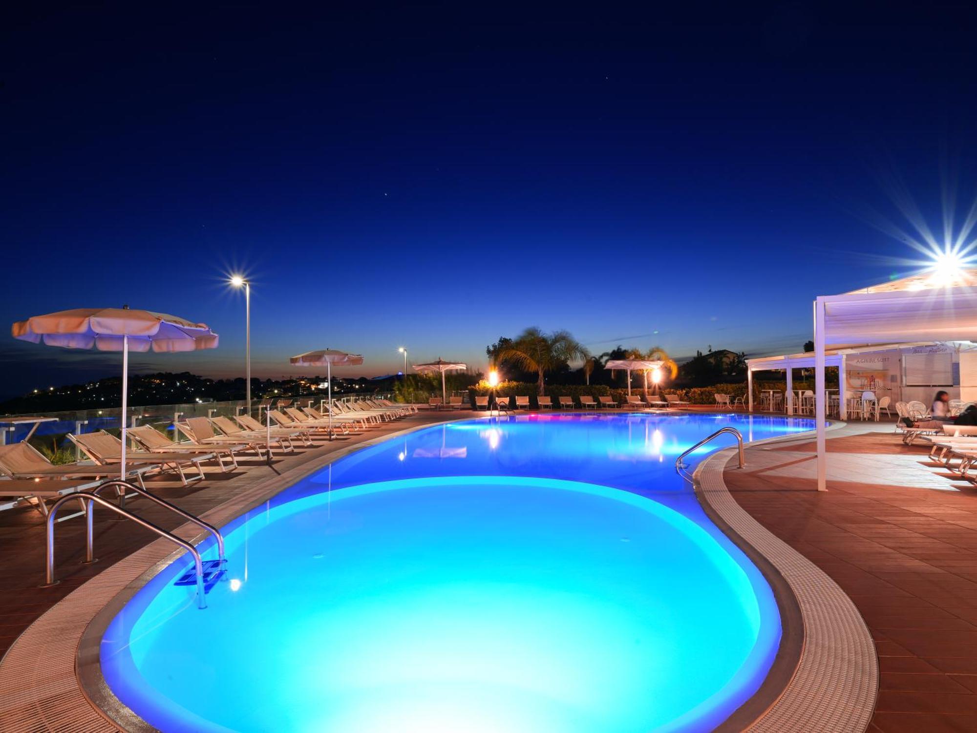 Luzia Agriresort 4*